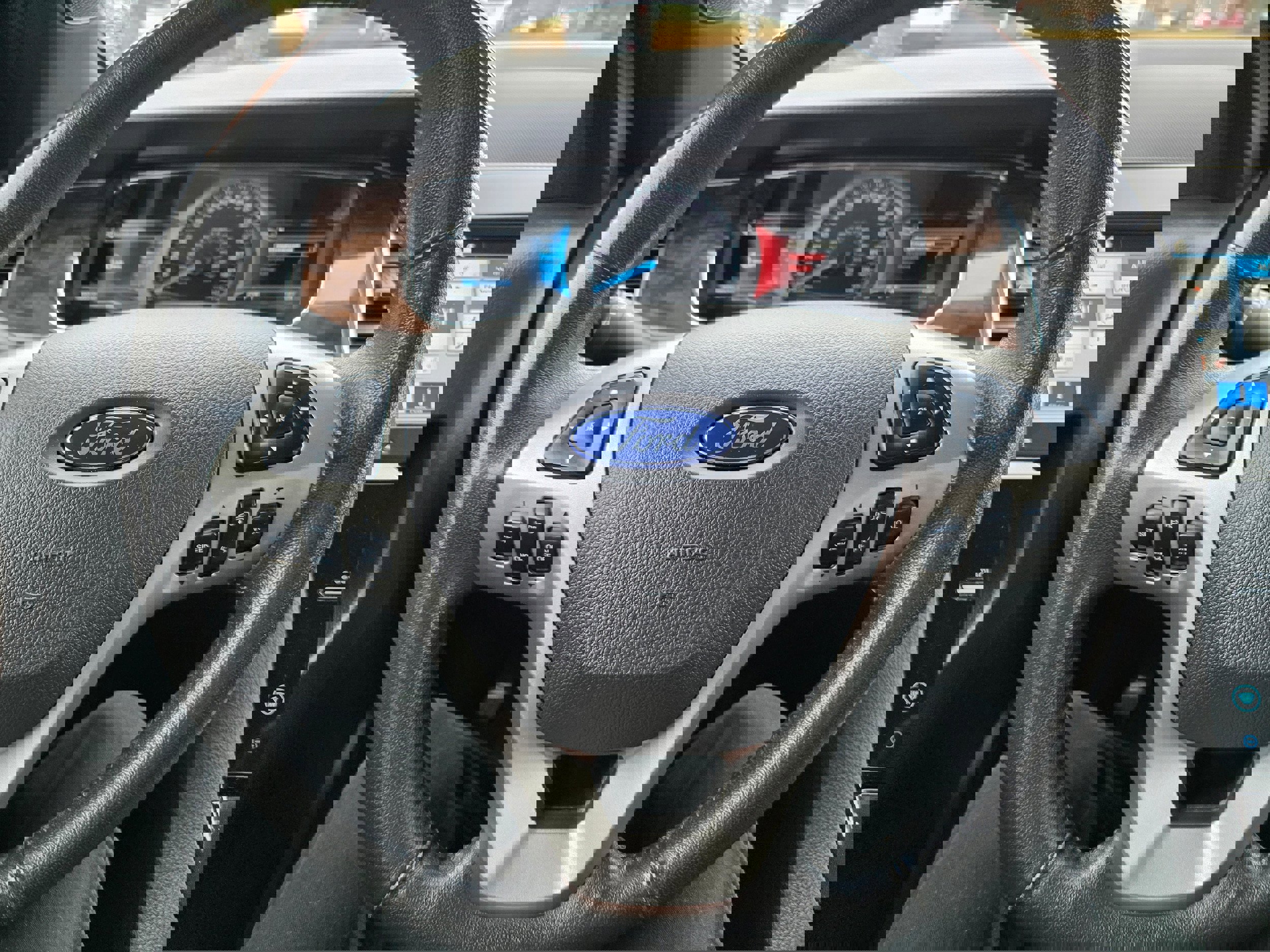 Used 2017 Ford Taurus Limited image 12