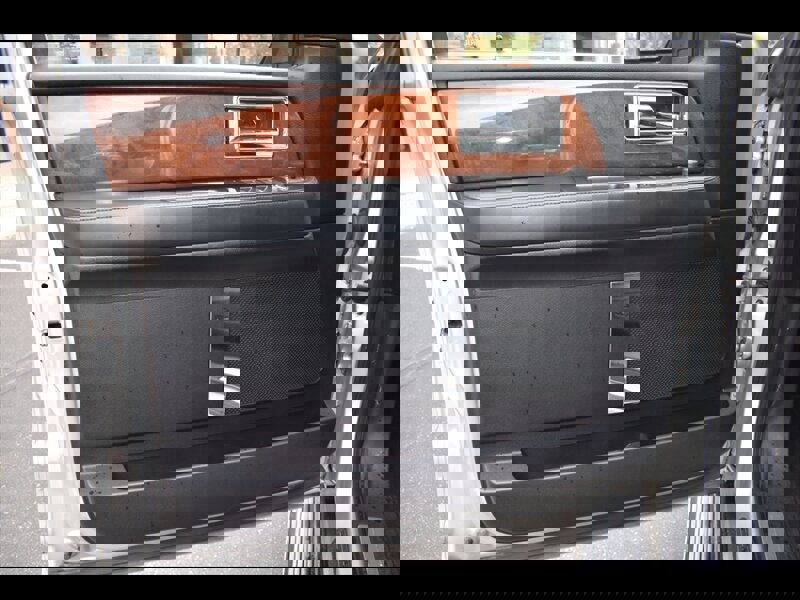 Used 2017 Lincoln Navigator Select image 17