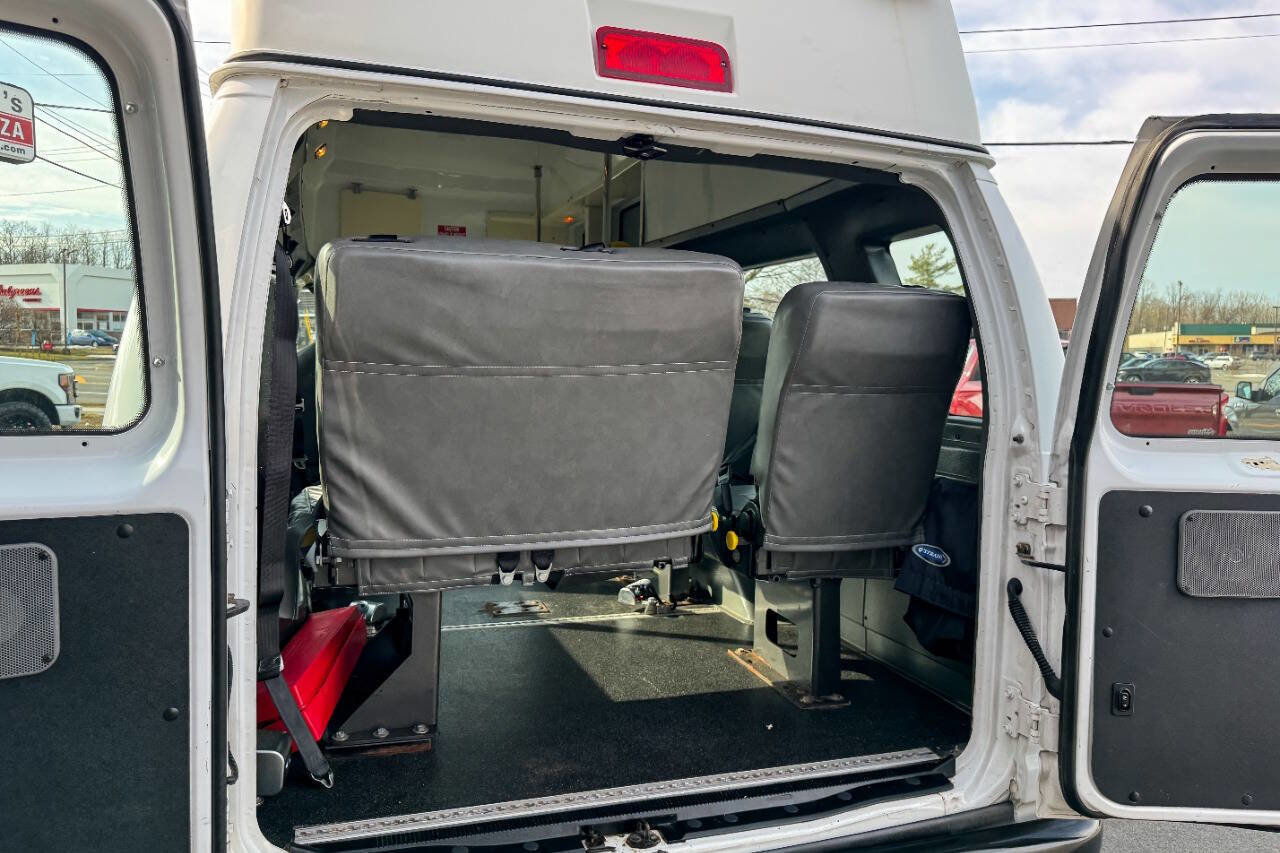 Used 2011 Ford E-350 and Econoline 350 Extended Super Duty w/ PWR Group image 27