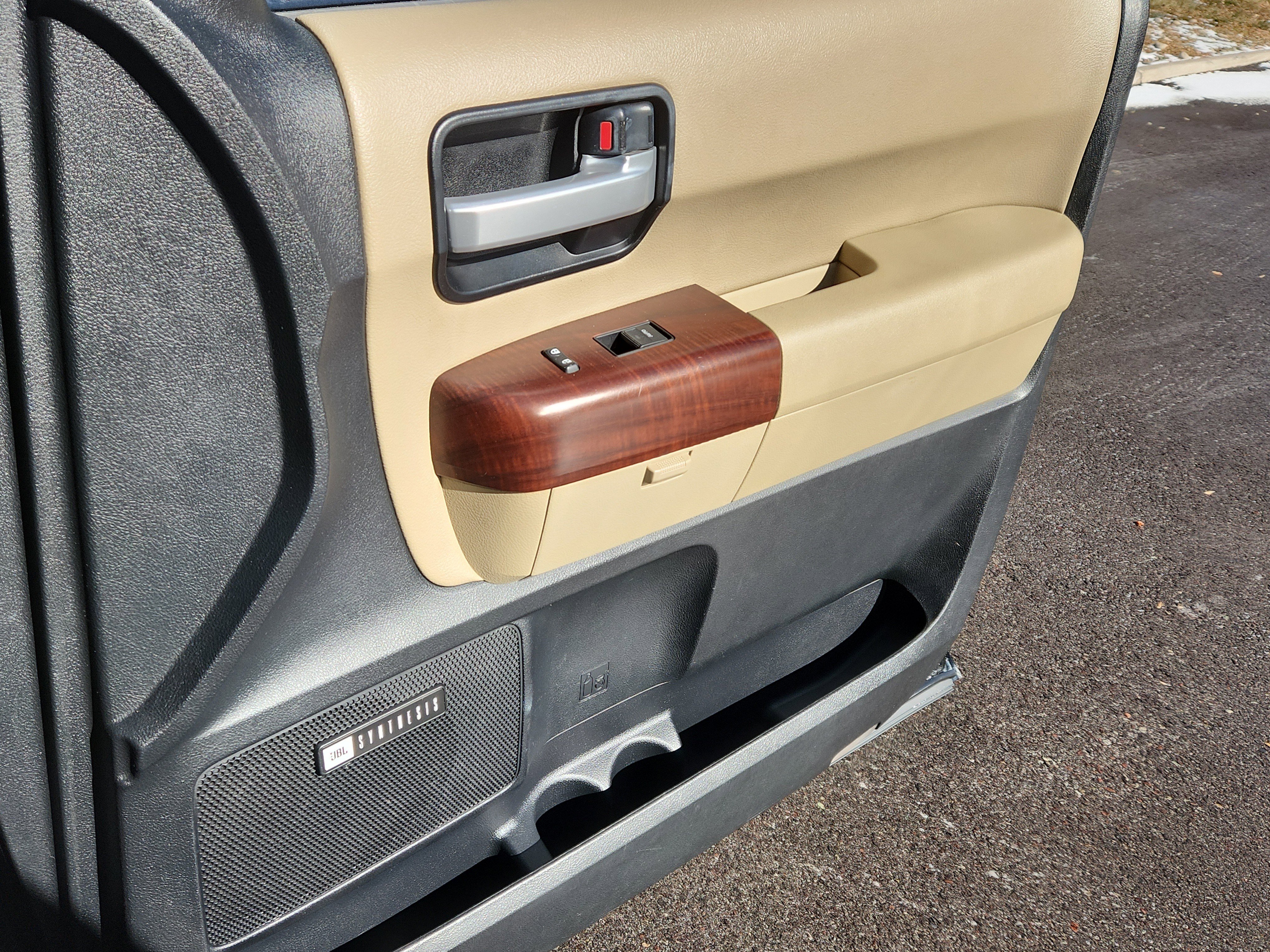 Used 2012 Toyota Sequoia Platinum image 17