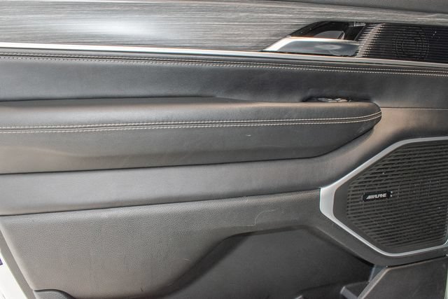 Used 2024 Jeep Wagoneer L Series II w/ Flexible Seating Group AWD/4WD image 19