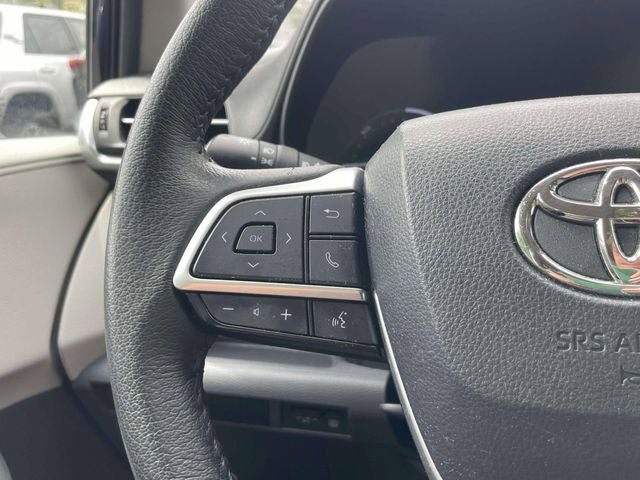 Used 2023 Toyota Sienna XLE FWD image 23