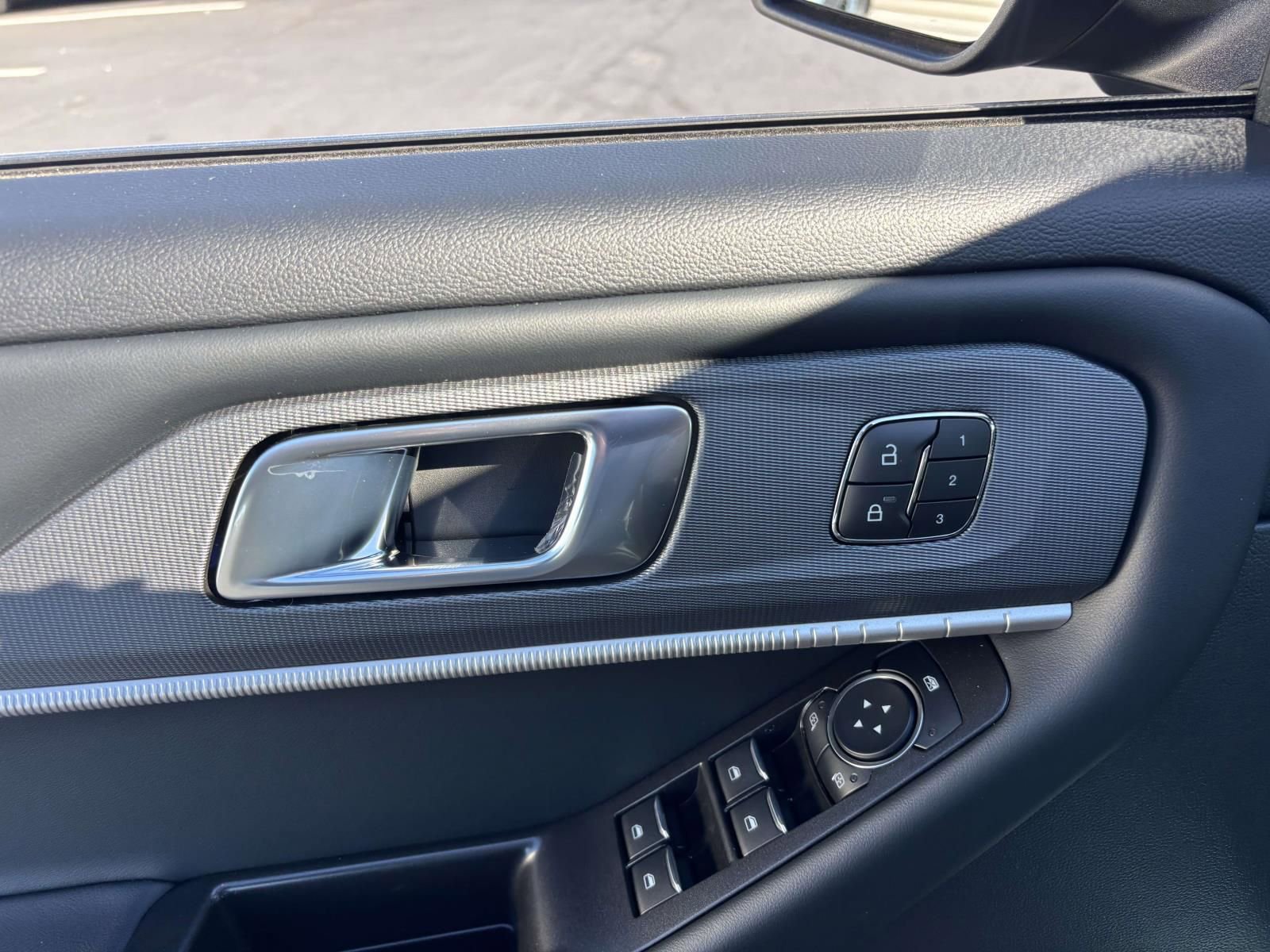 New 2026 Ford Explorer ST-Line w/ ST-Line Street Pack image 12