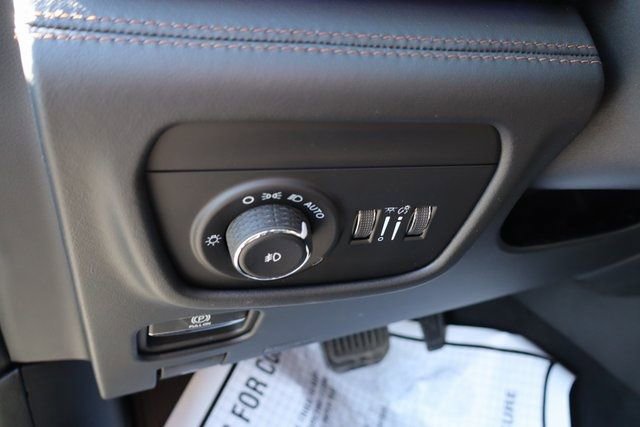 New 2026 Jeep Grand Cherokee L Summit image 17