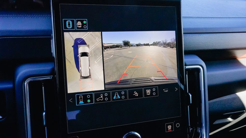 New 2026 GMC Yukon XL Denali w/ Denali Reserve Package image 28