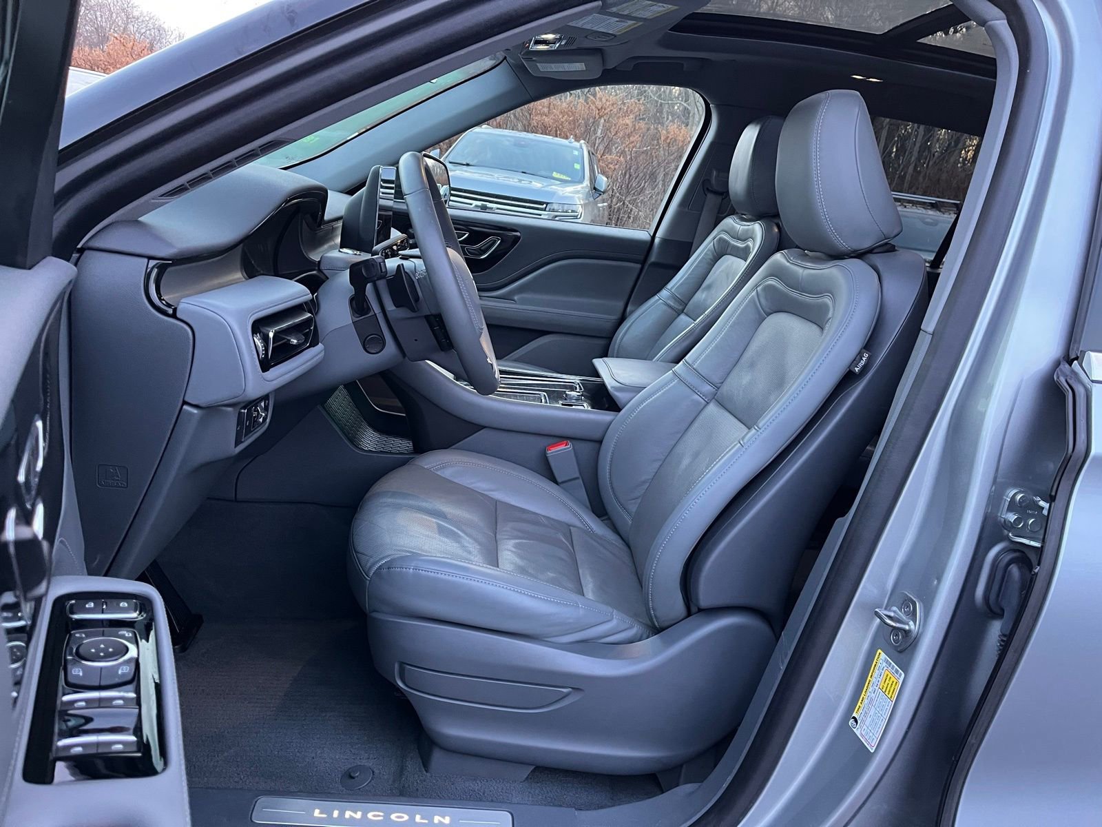 Used 2021 Lincoln Aviator Reserve w/ Equipment Group 201A image 13
