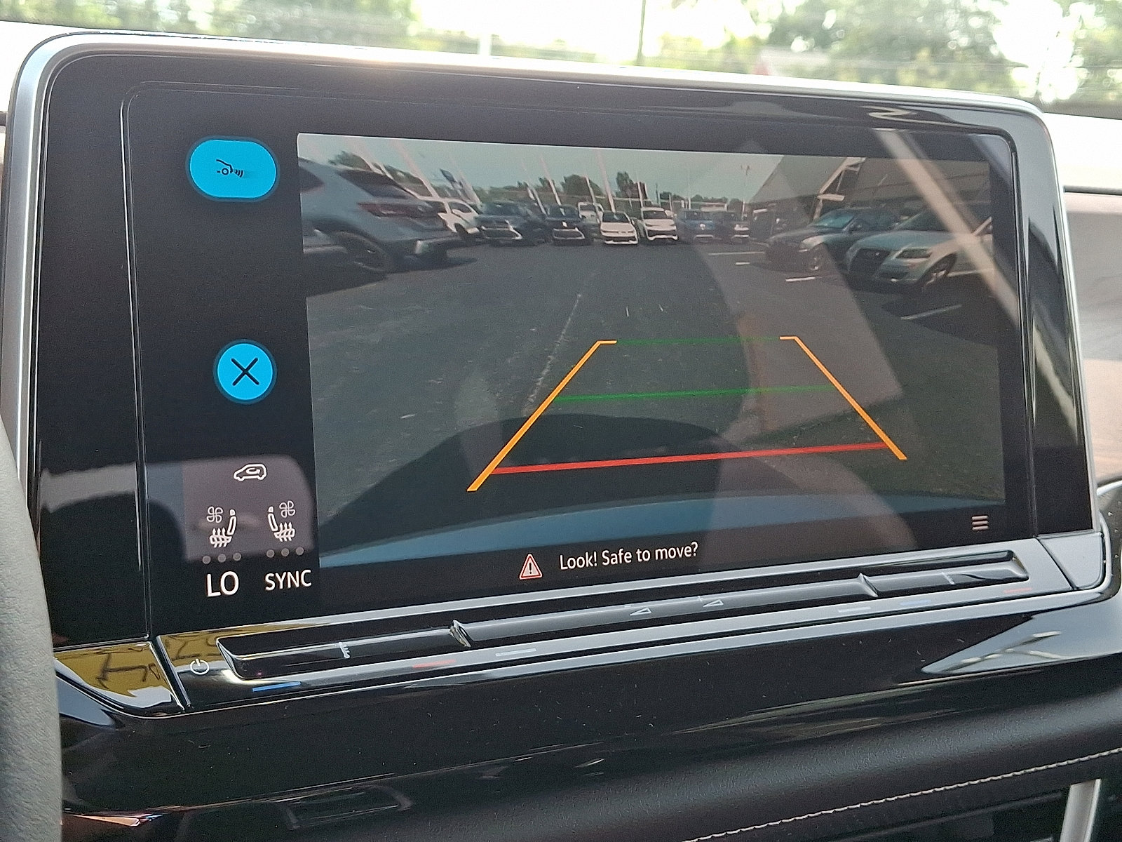 New 2026 Volkswagen Atlas SE image 12