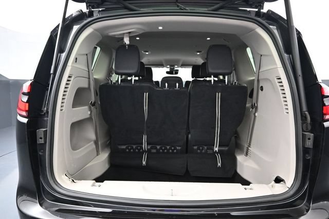 Certified 2022 Chrysler Pacifica Touring-L AWD/4WD image 23