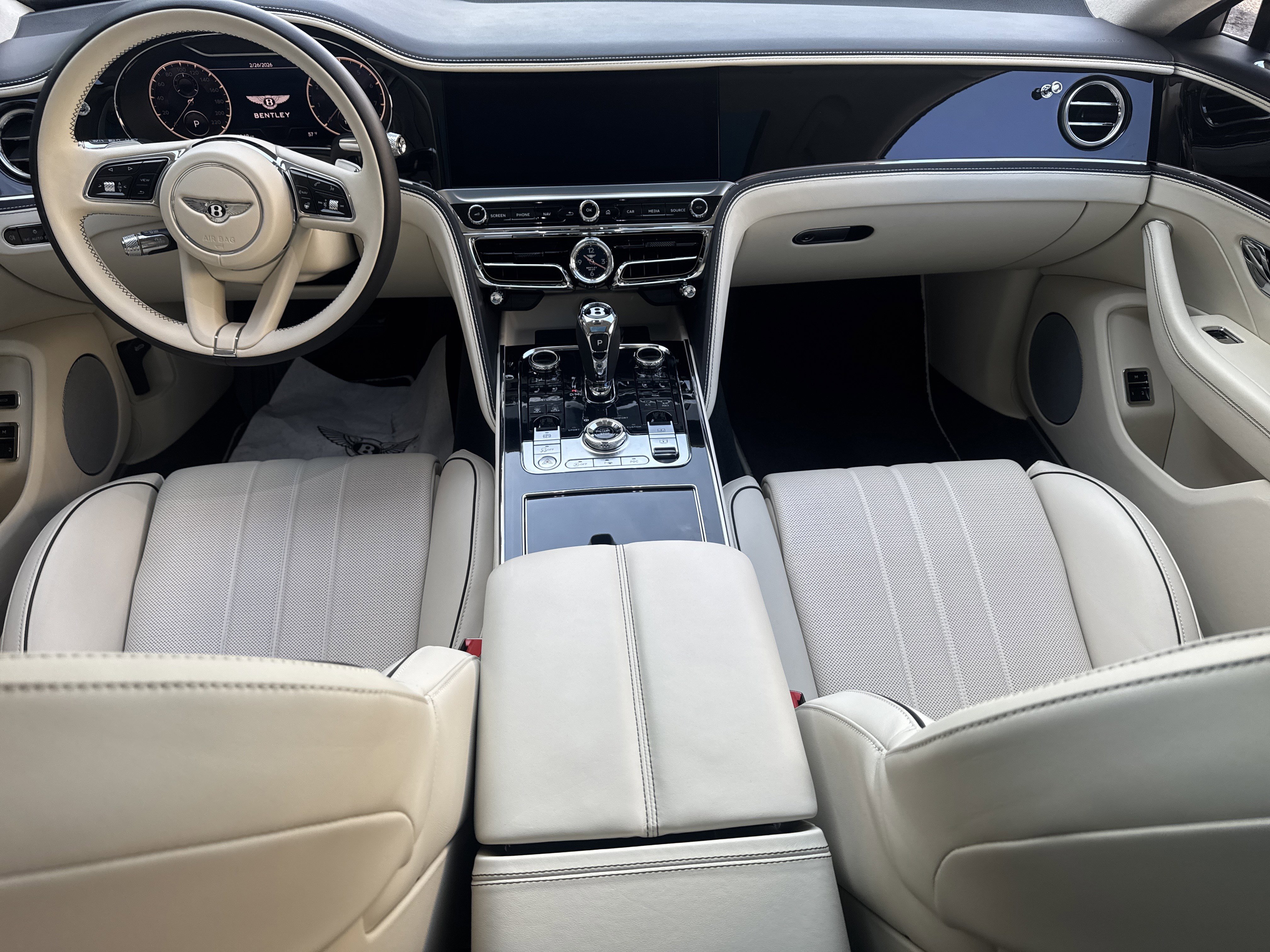 Used 2023 Bentley Flying Spur V8 image 4
