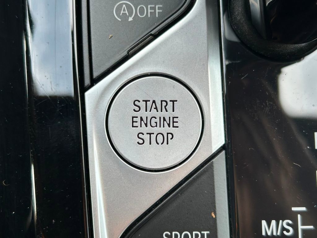 Used 2025 BMW X4 xDrive30i image 38