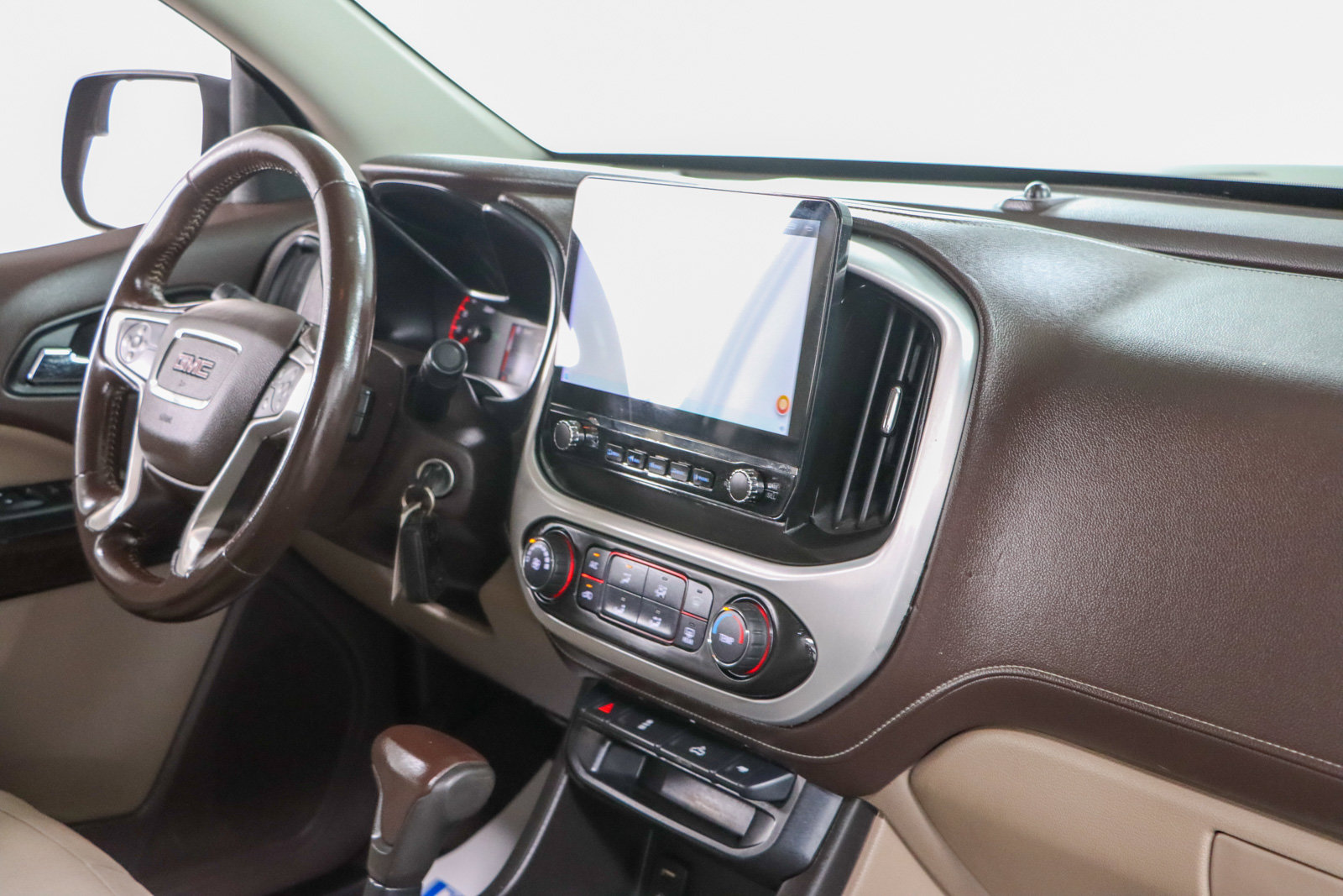 Used 2016 GMC Canyon SLE RWD image 23