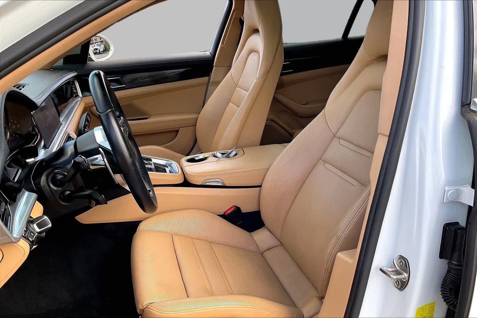 Used 2018 Porsche Panamera 4 AWD/4WD image 8