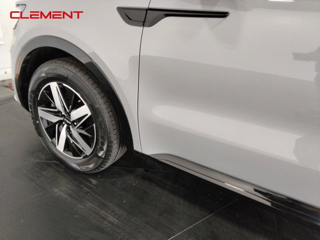 Used 2022 Kia Sorento EX image 40