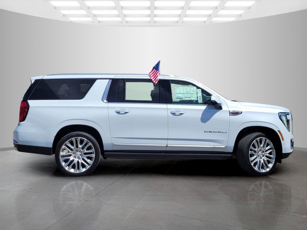 New 2026 GMC Yukon XL Denali w/ Denali Reserve Package AWD/4WD image 3