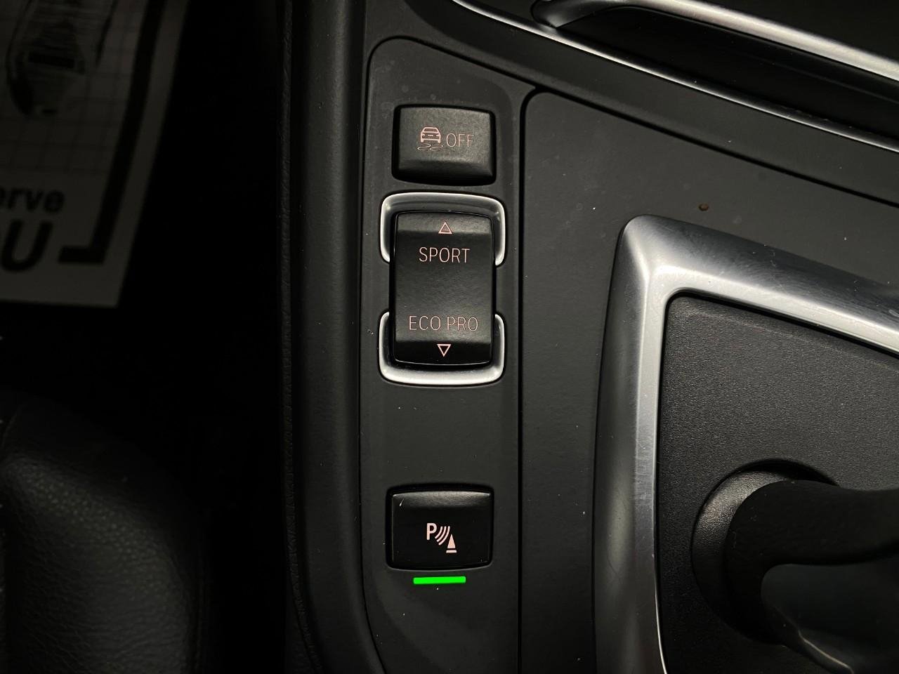 Used 2017 BMW 320i xDrive Sedan image 23