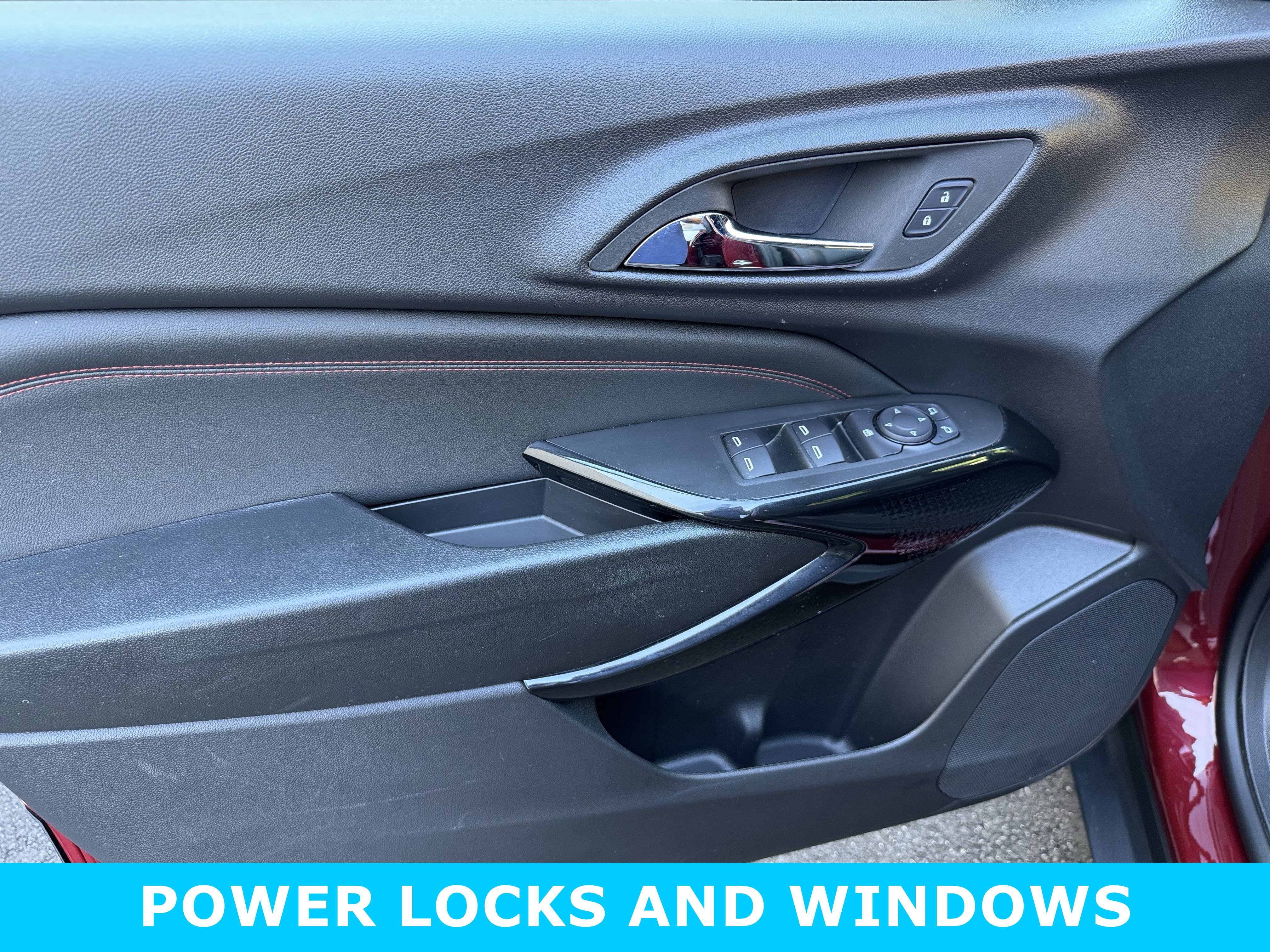 Used 2025 Chevrolet Trax RS w/ Driver Confidence Package image 21