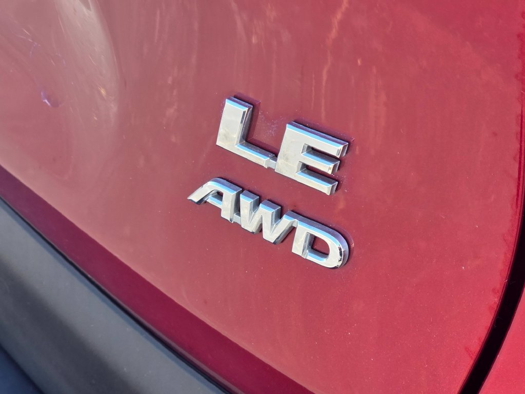 Used 2021 Toyota RAV4 LE AWD/4WD image 12