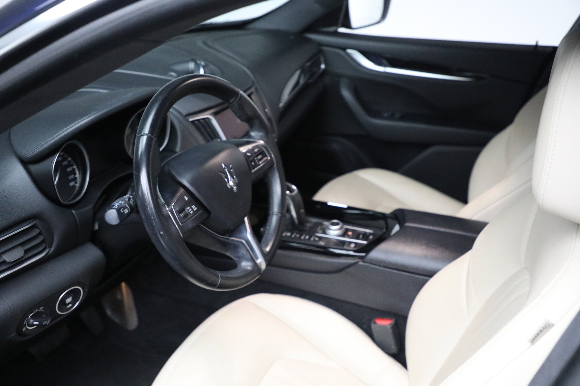 Used 2019 Maserati Levante image 21