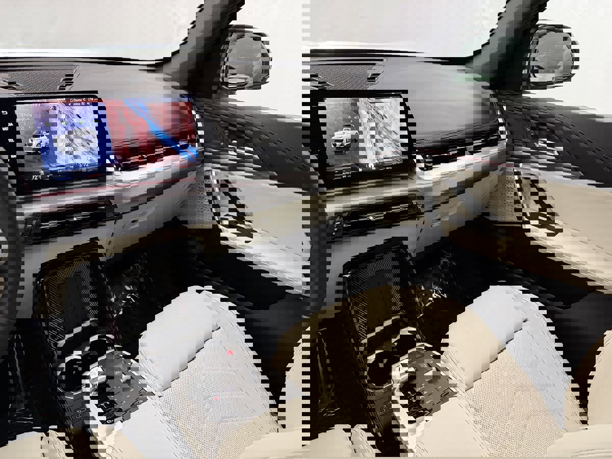 Used 2026 BMW X1 xDrive28i image 16