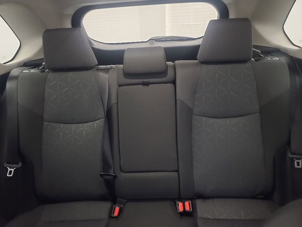 Used 2025 Toyota RAV4 XLE AWD/4WD image 27