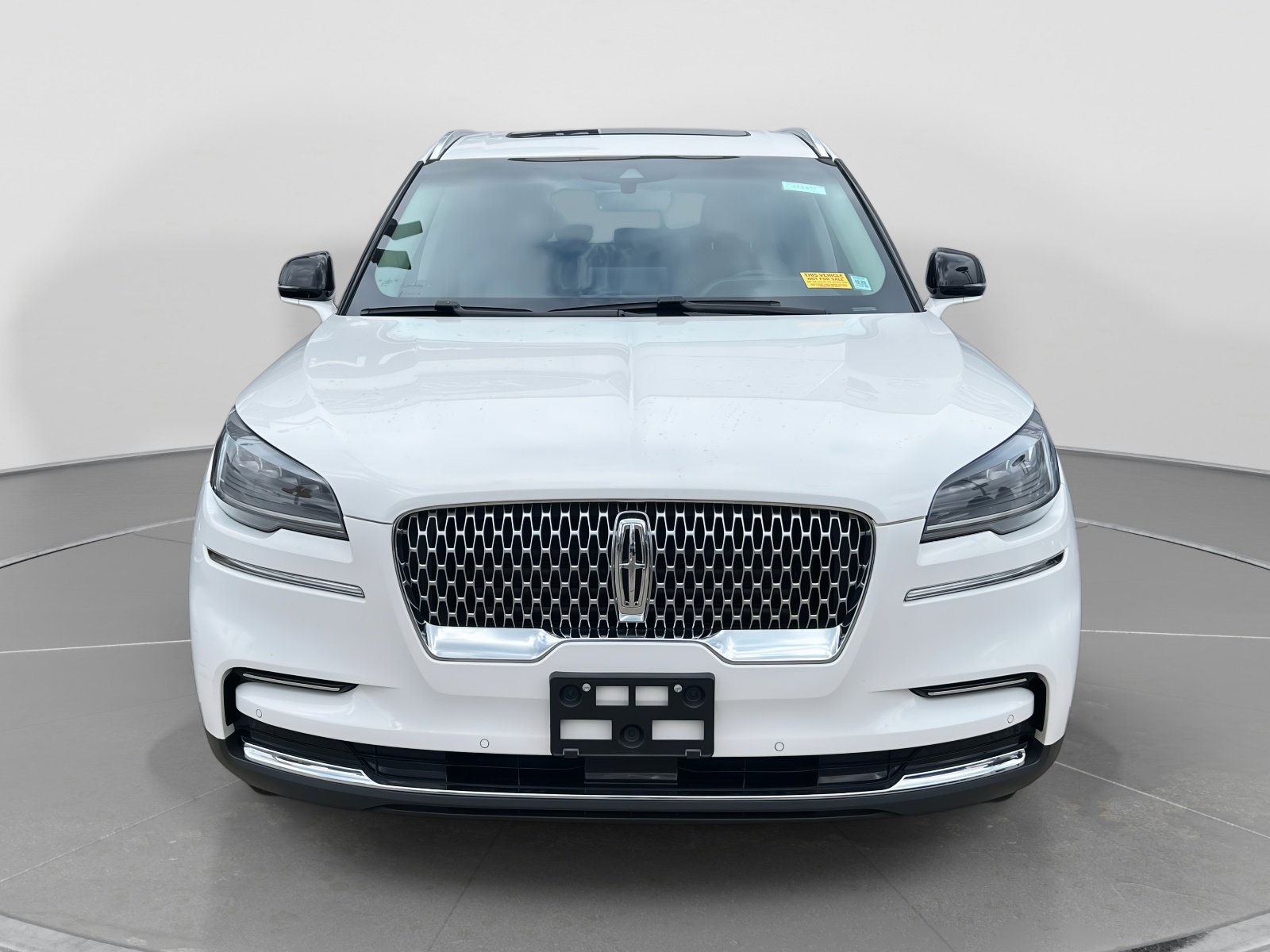 Used 2022 Lincoln Aviator Standard w/ Premium Package image 2