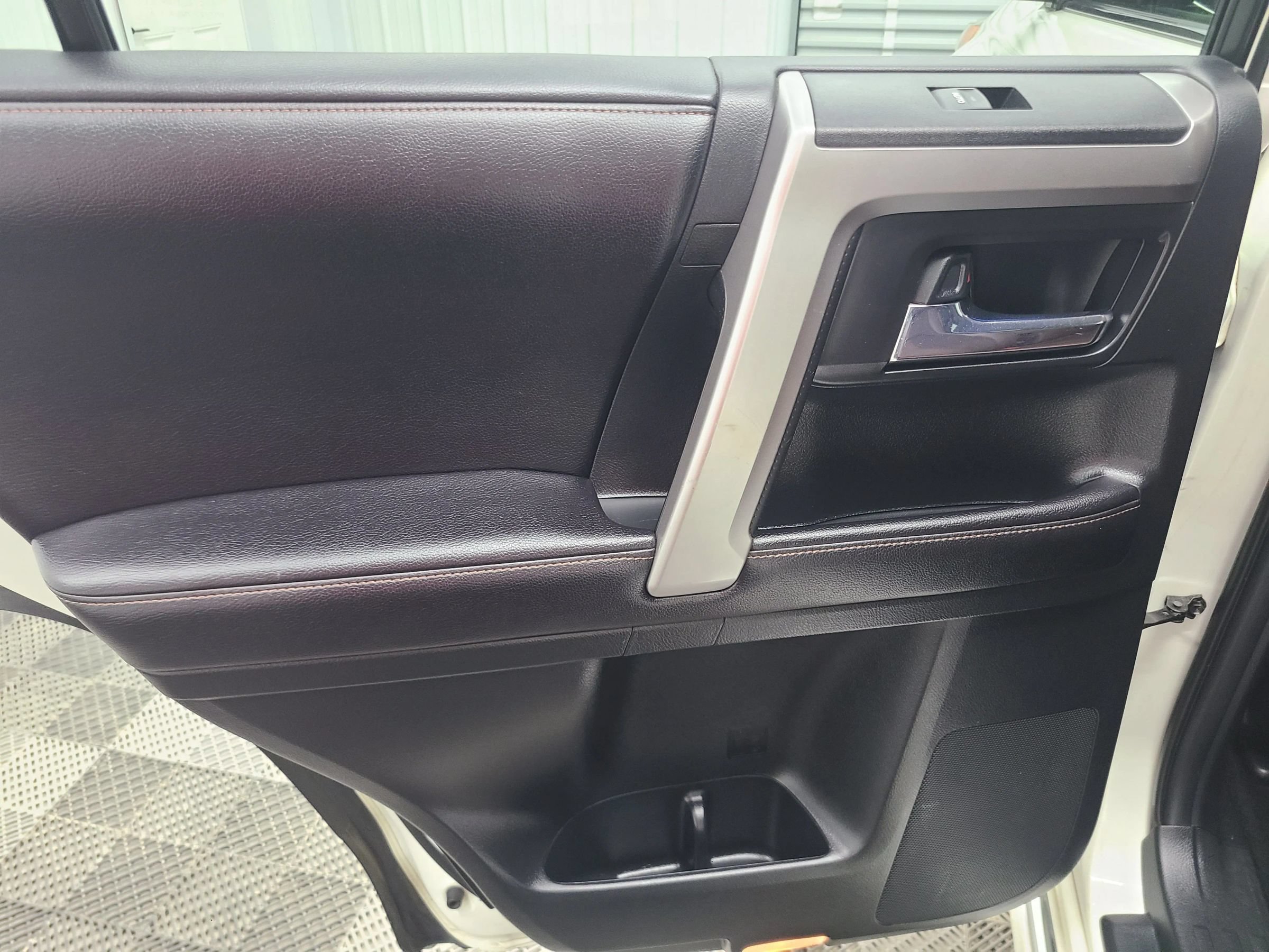 Used 2016 Toyota 4Runner Limited AWD/4WD image 39