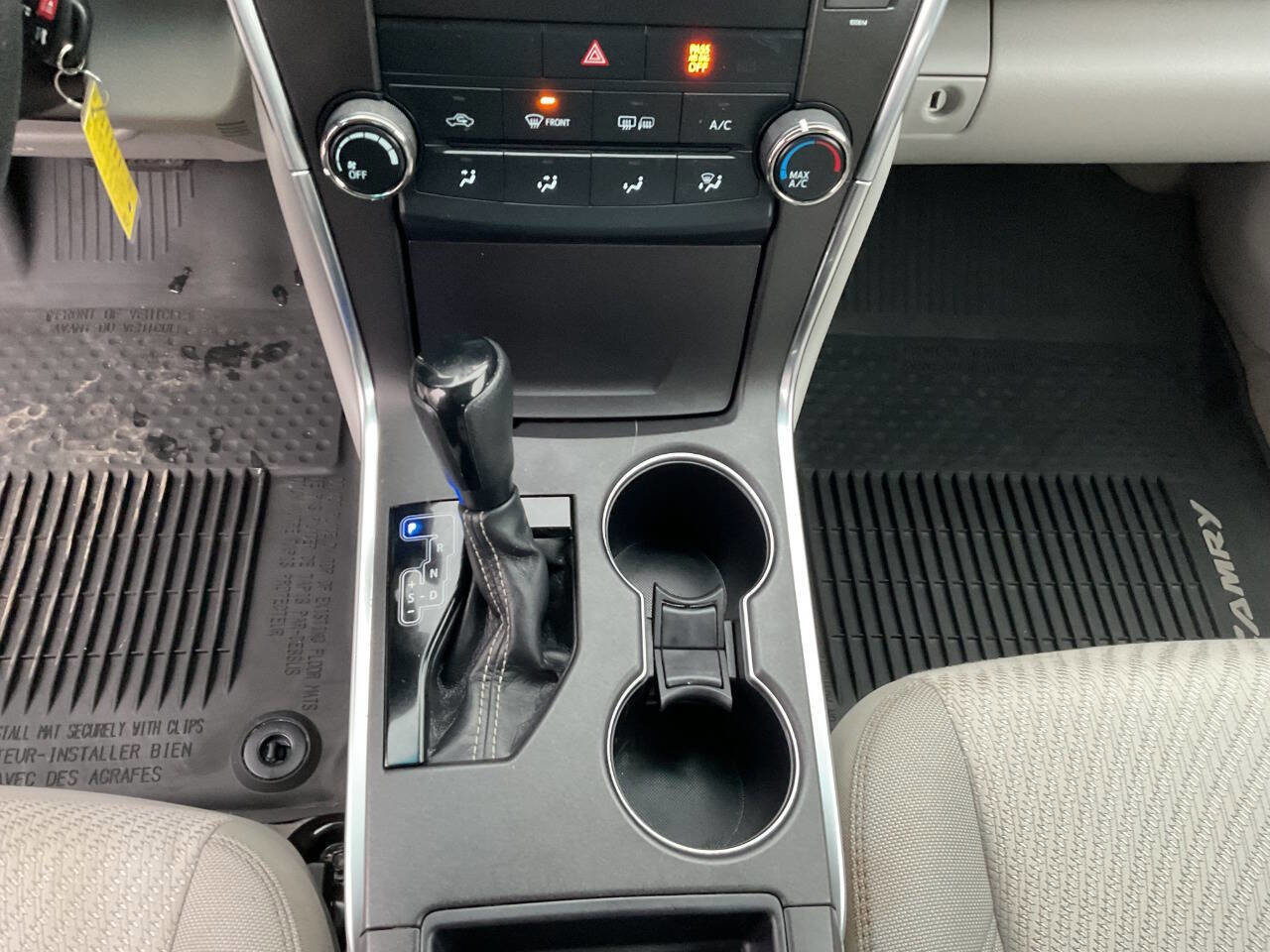 Used 2016 Toyota Camry LE image 22