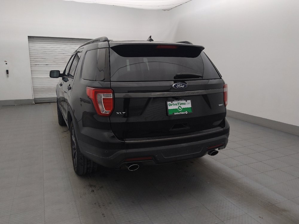 Used 2018 Ford Explorer XLT w/ Equipment Group 202A image 6