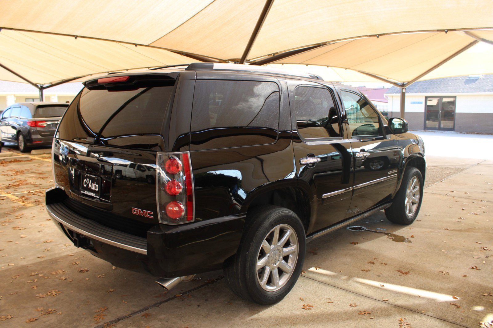 Used 2013 GMC Yukon Denali image 7
