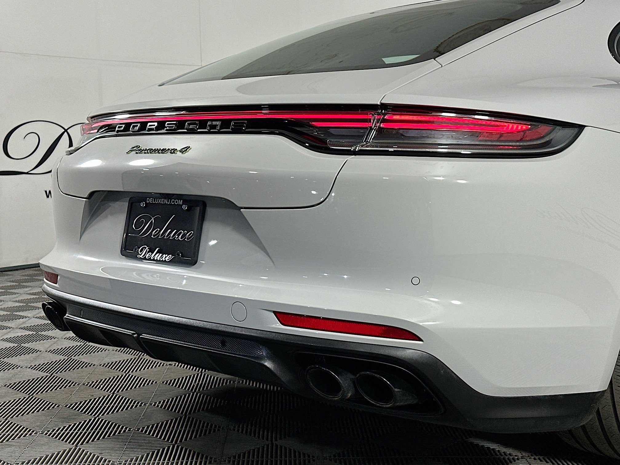 Used 2023 Porsche Panamera 4 Platinum Edition image 26