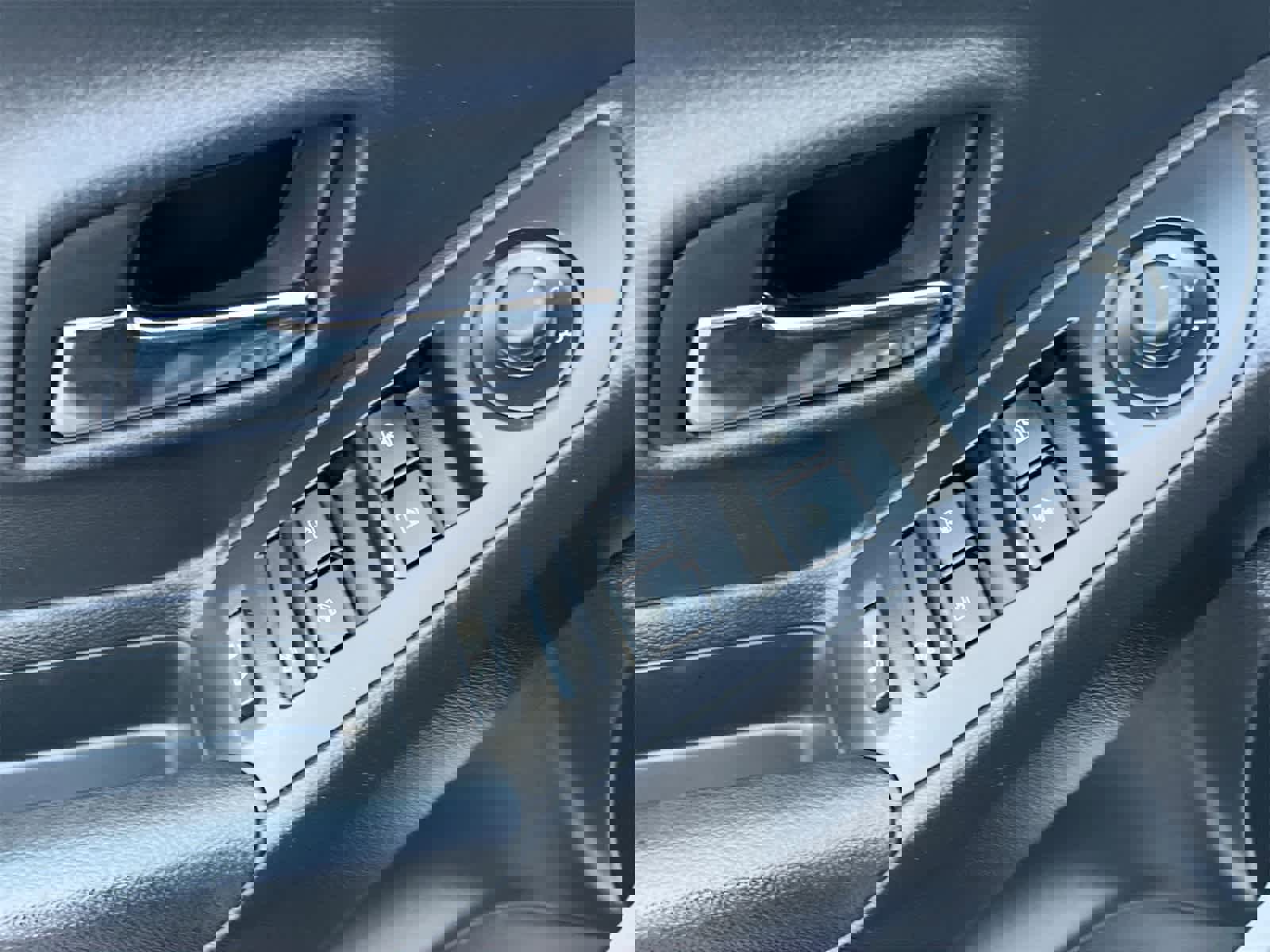 Used 2019 Chevrolet Trax LT w/ LT Convenience Package image 17