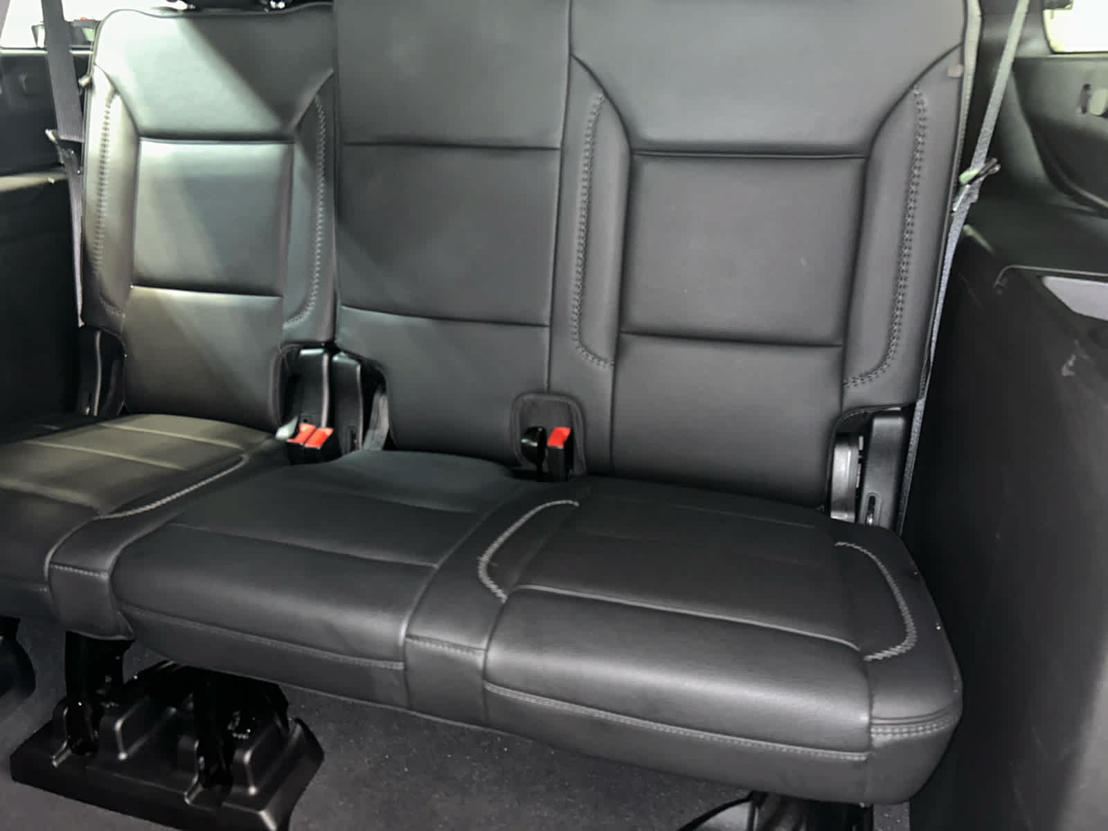 Used 2024 GMC Yukon XL Denali AWD/4WD image 12