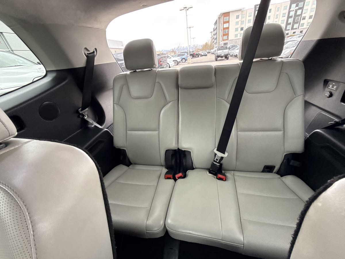 Used 2020 Kia Telluride SX w/ SX Prestige Package image 20