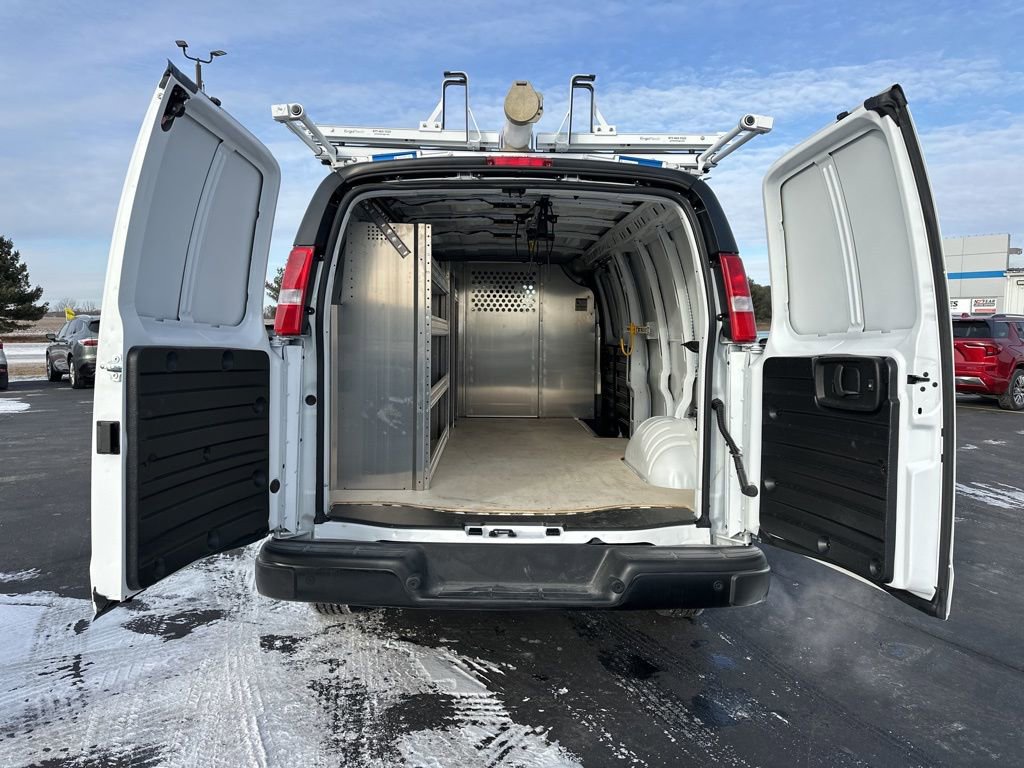 Used 2025 Chevrolet Express 2500 Extended w/ Communications Package image 10