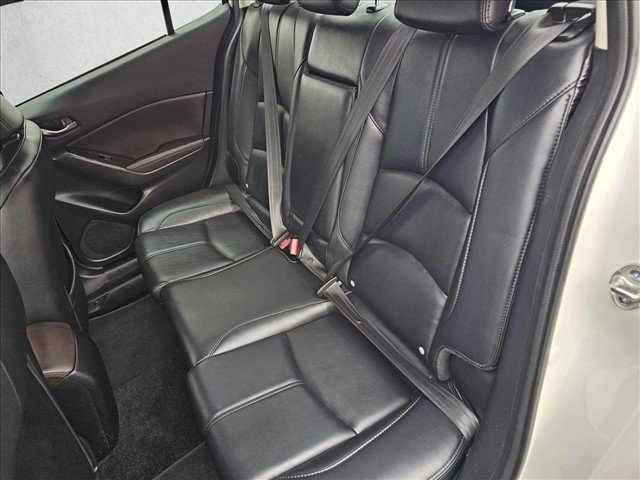 Used 2018 MAZDA MAZDA3 Touring FWD image 19