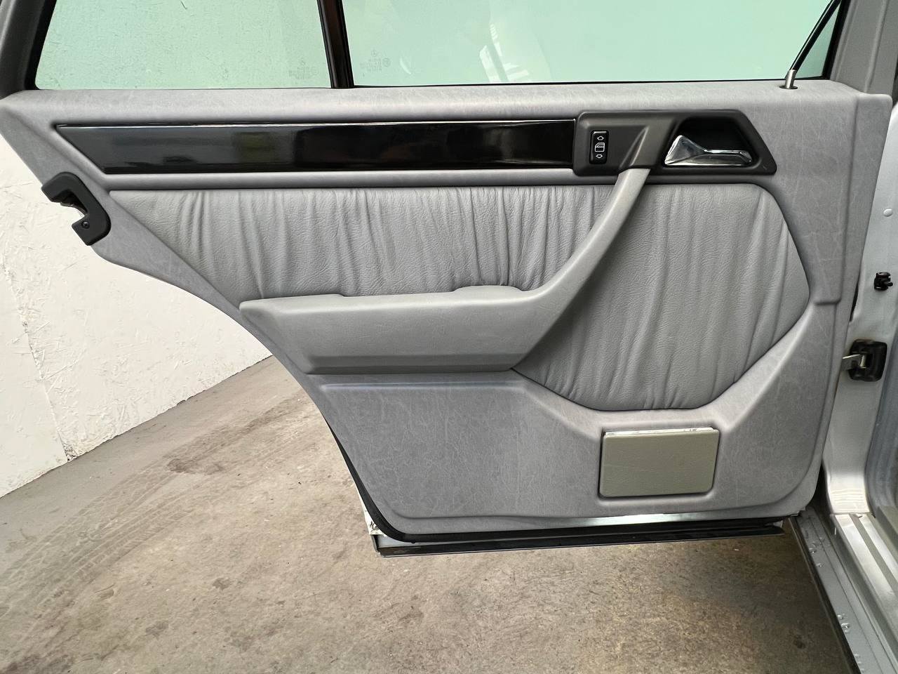 Used 1995 Mercedes-Benz E 320 Sedan image 9