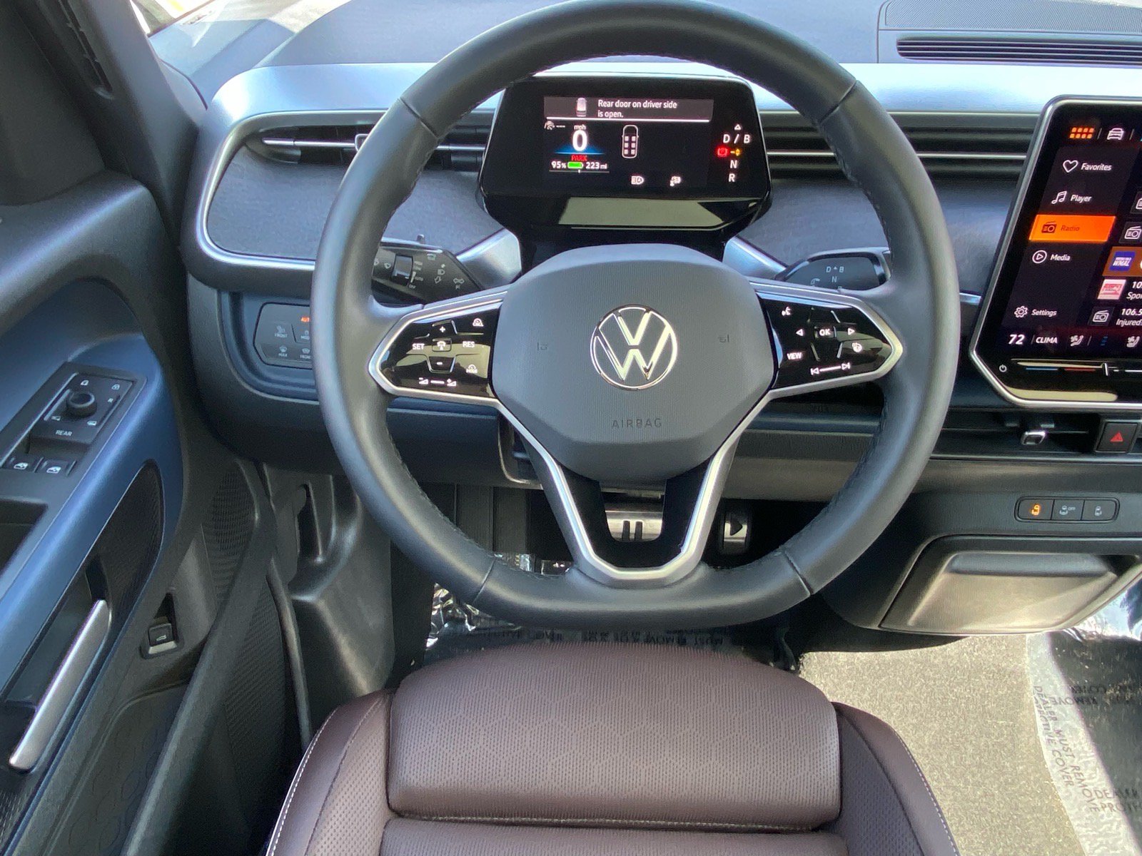 Certified 2025 Volkswagen ID. Buzz Pro S Plus AWD/4WD image 5