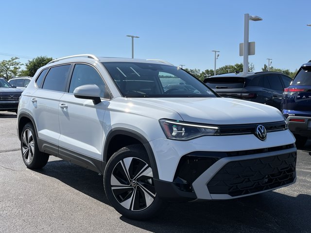 New 2026 Volkswagen Taos SE AWD/4WD image 2