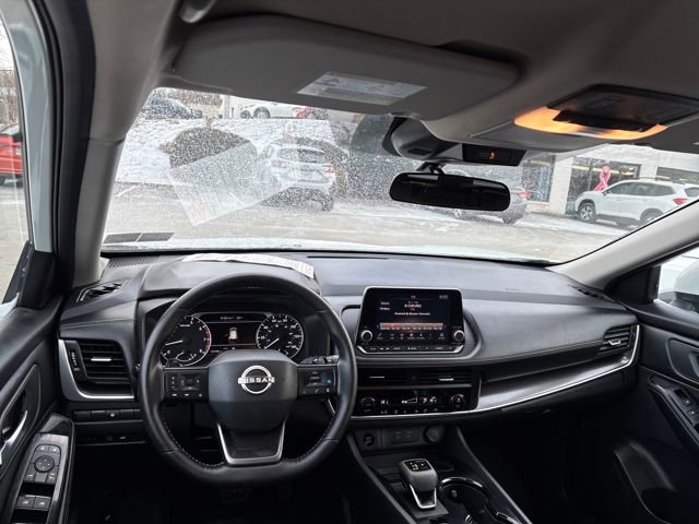 Certified 2025 Nissan Rogue SV image 11