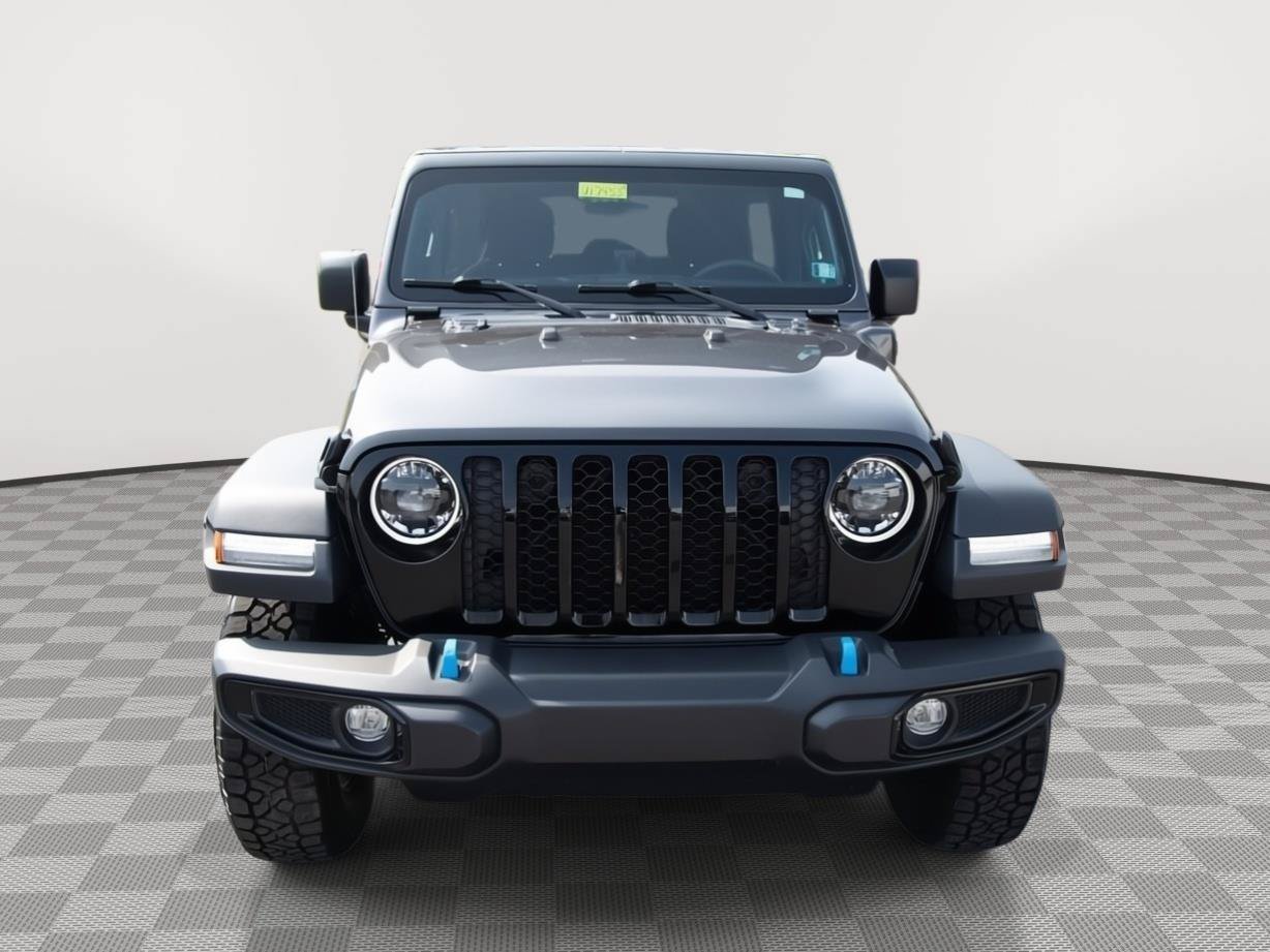 Used 2023 Jeep Wrangler Unlimited w/ Cold Weather Group AWD/4WD image 2