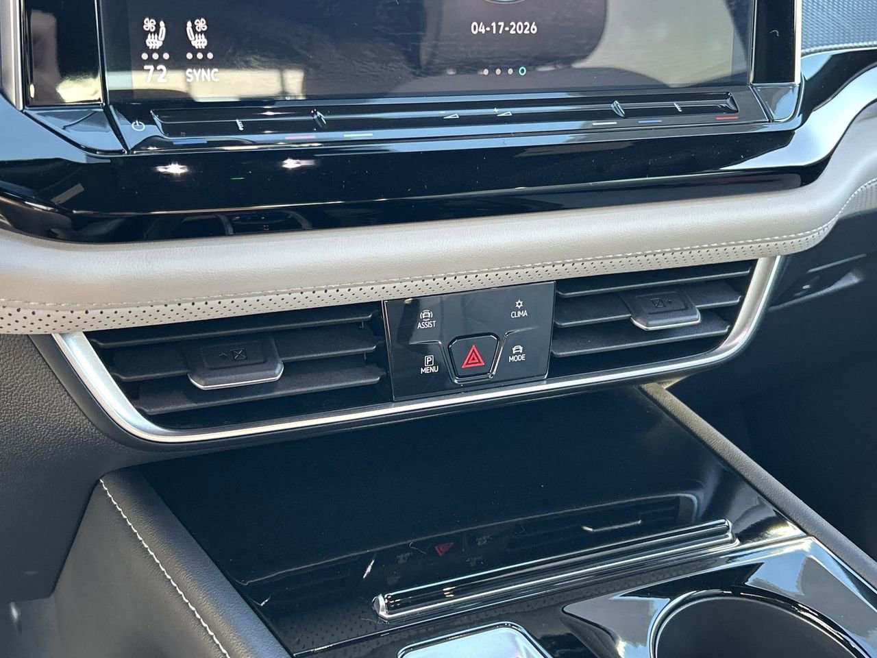 Certified 2024 Volkswagen Atlas Cross Sport SEL Premium R-Line AWD/4WD image 25