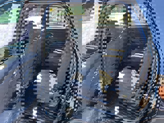 Used 2022 Chevrolet Traverse LT image 38