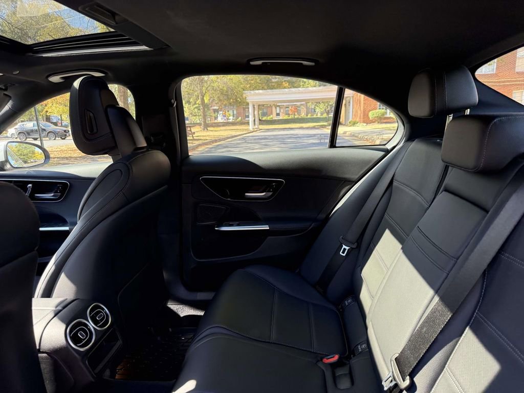 Used 2022 Mercedes-Benz C 300 4MATIC Sedan image 21
