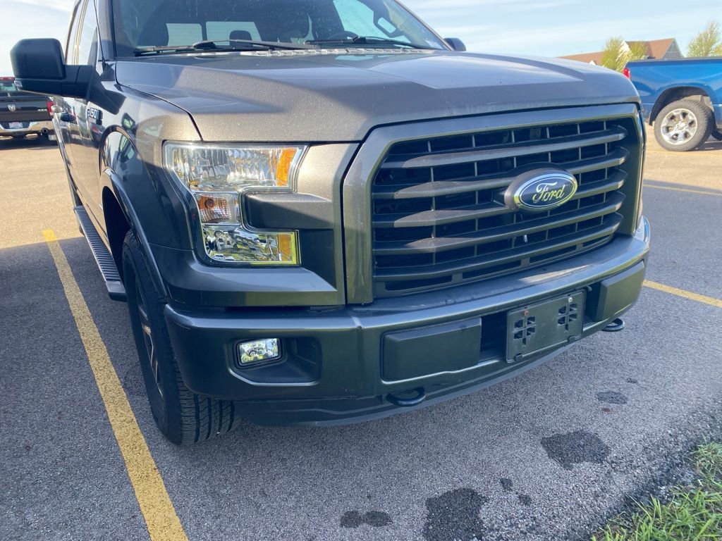 Used 2016 Ford F150 XLT w/ Equipment Group 302A Luxury AWD/4WD image 5