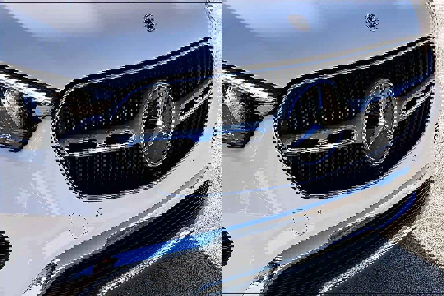 Certified 2025 Mercedes-Benz GLC 300 image 29