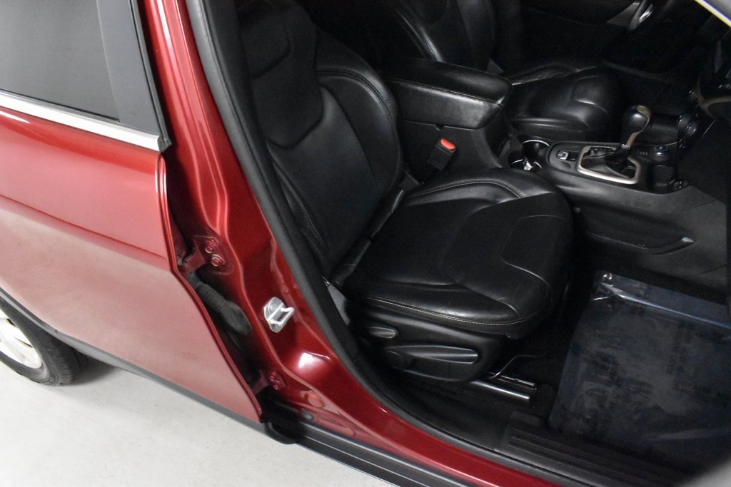 Used 2017 Jeep Cherokee Limited image 15