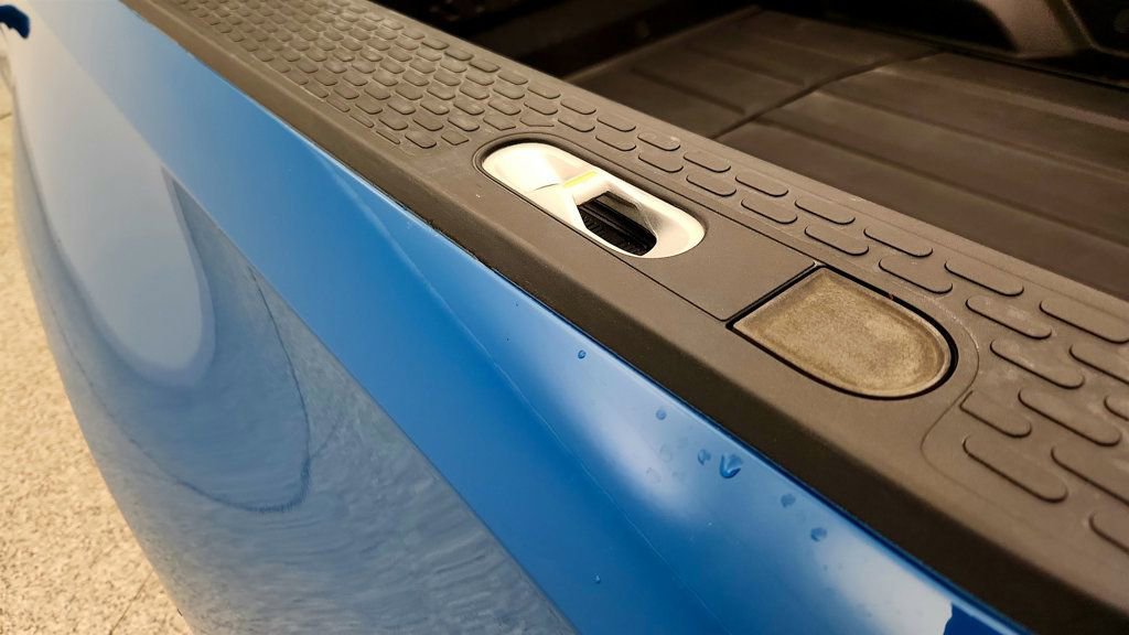 Used 2023 Rivian R1T Adventure image 23