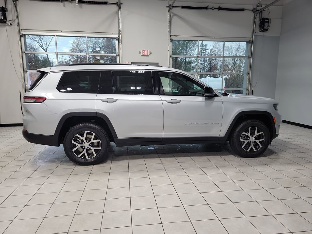New 2025 Jeep Grand Cherokee L Limited w/ Trailer Tow Package image 7