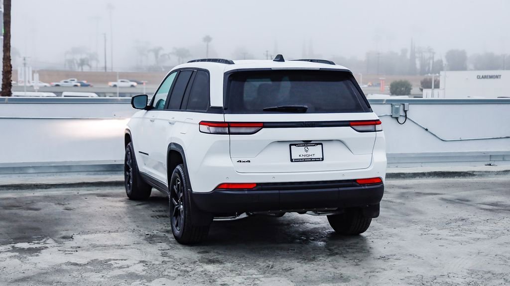 New 2025 Jeep Grand Cherokee Altitude image 7