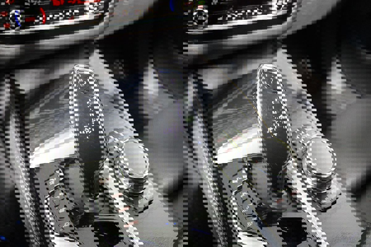 Used 2023 BMW 530e 530e w/ M Sport Package image 23